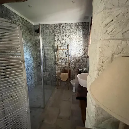 Une Maison Dans Un Mas Vauvert