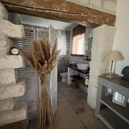Une Maison Dans Un Mas Holiday home *